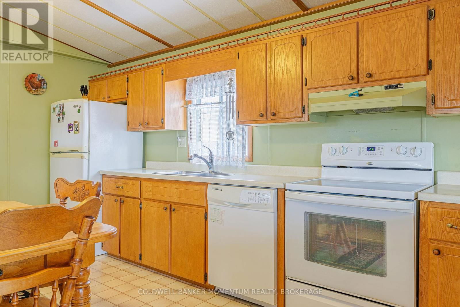 52 - 3033 TOWNLINE ROAD Image 19