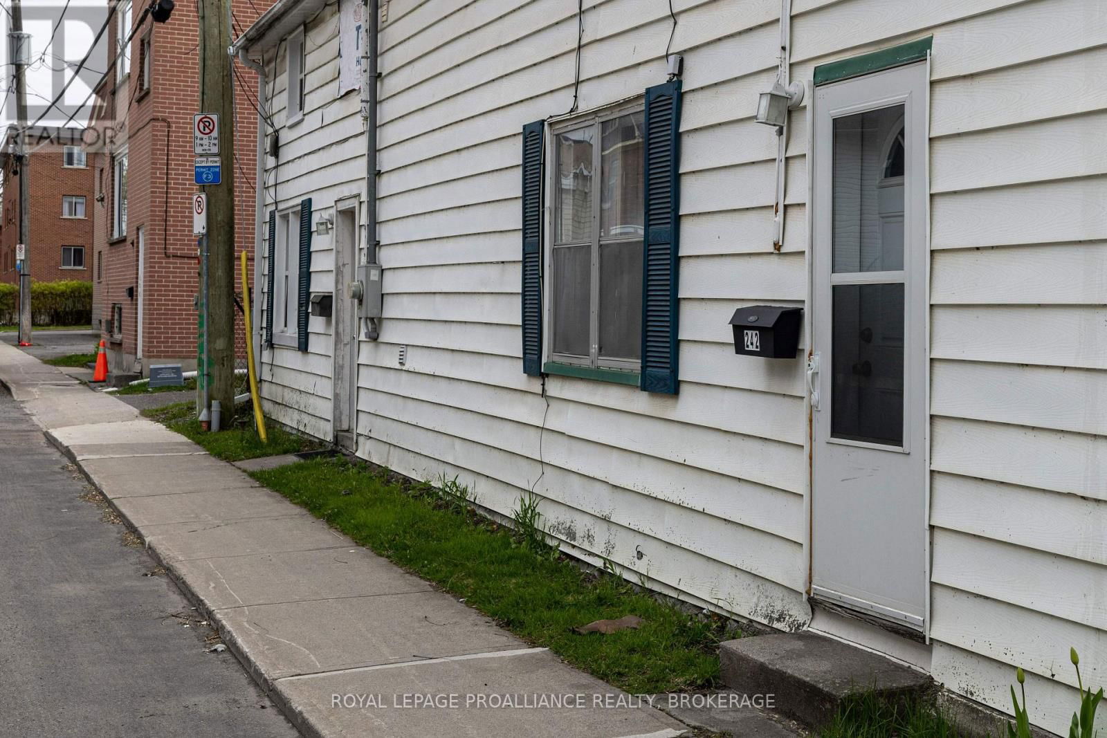 242 COLBORNE STREET Image 21