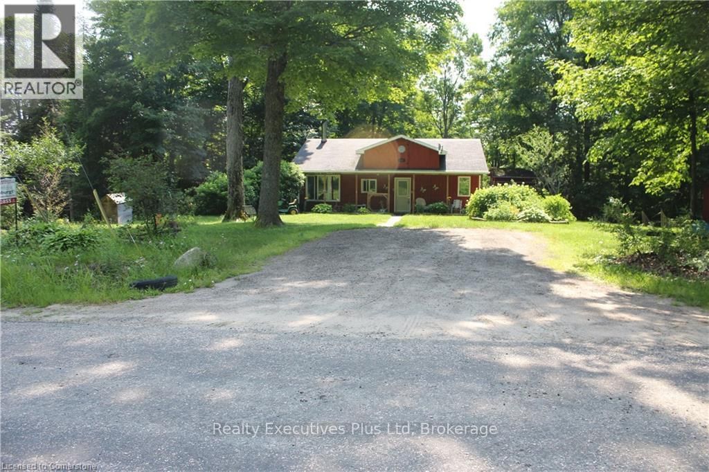 152 GLEN ROBERTS DRIVE Image 1