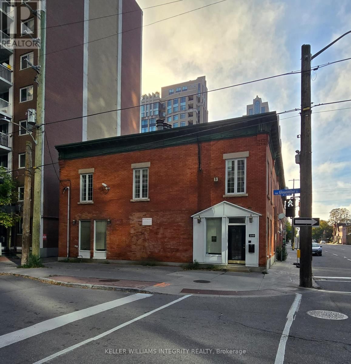 209 KENT STREET Image 1