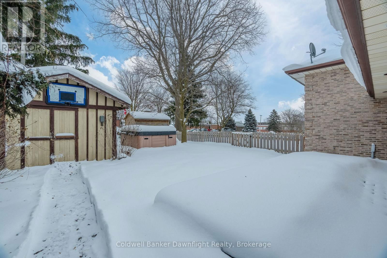 130 GODERICH STREET E Image 35