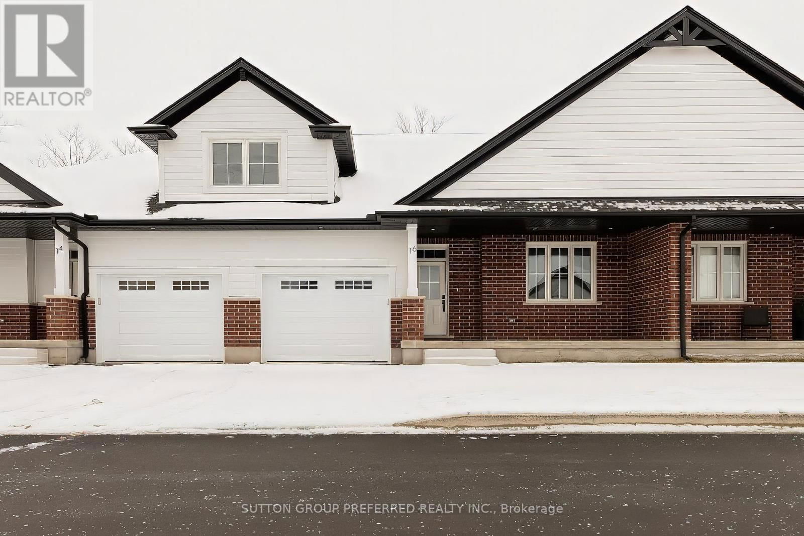 16 - 175 GLENGARIFF DRIVE Image 1