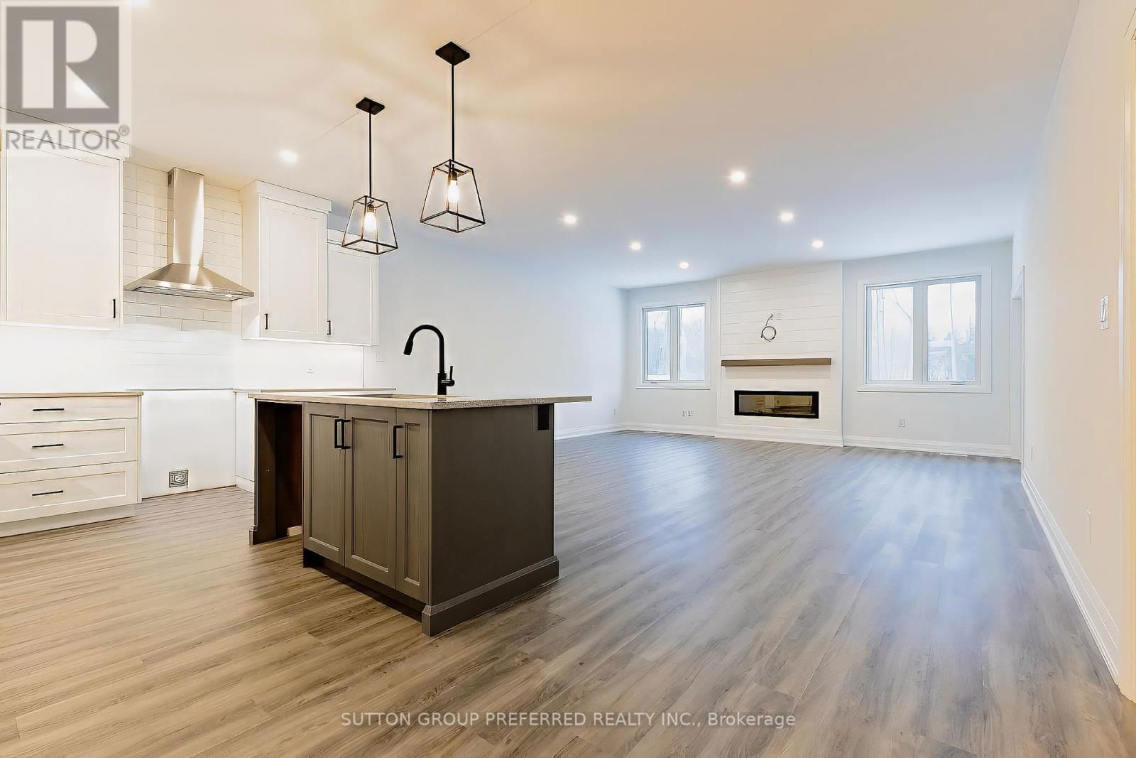 16 - 175 GLENGARIFF DRIVE Image 10