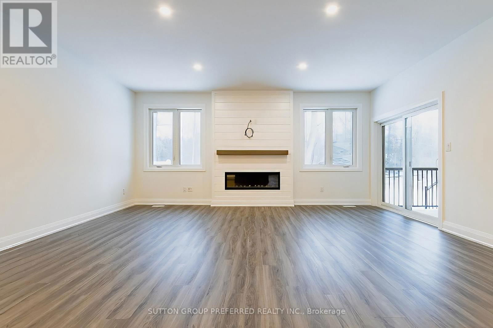 16 - 175 GLENGARIFF DRIVE Image 11