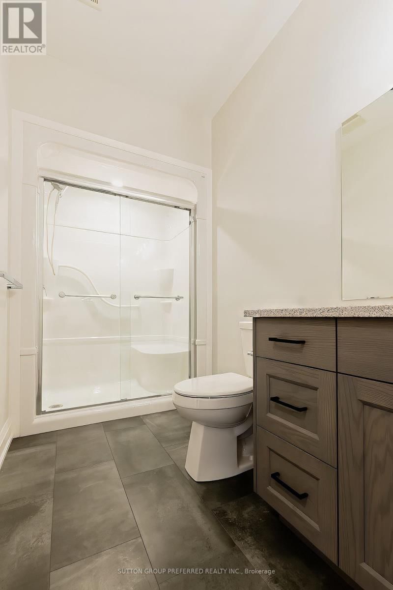16 - 175 GLENGARIFF DRIVE Image 12
