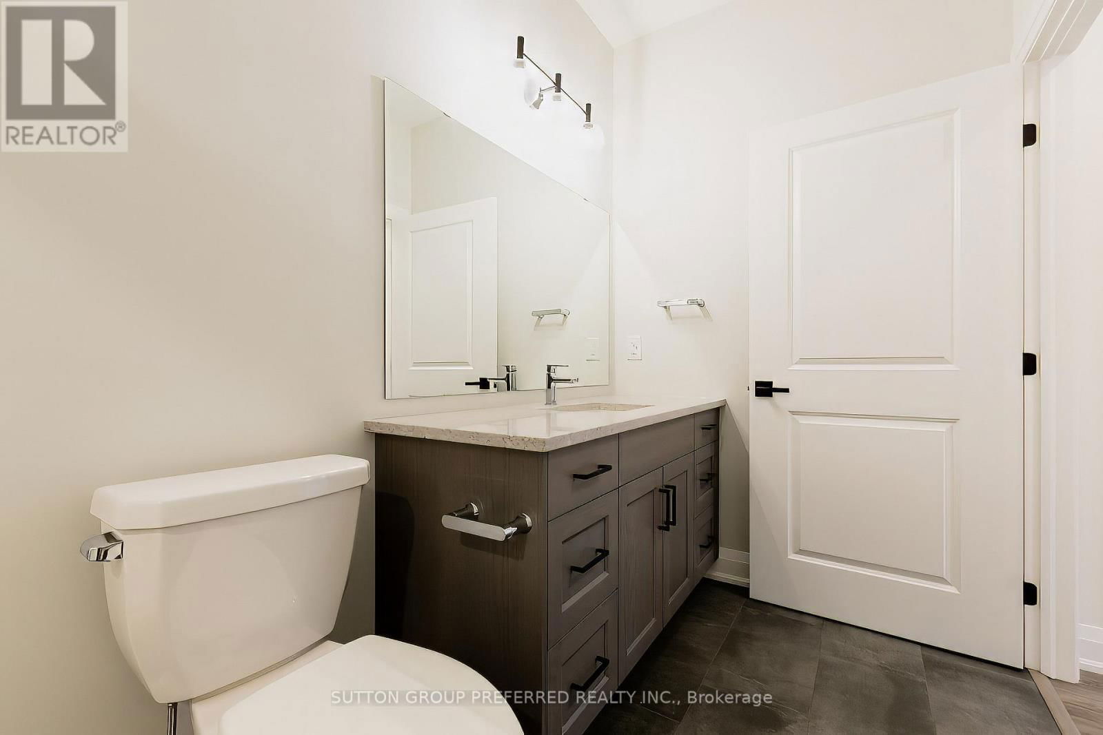 16 - 175 GLENGARIFF DRIVE Image 14