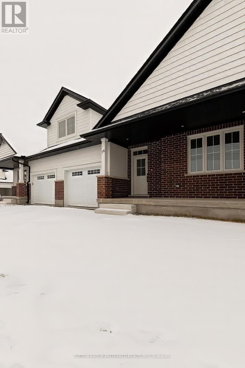 16 - 175 GLENGARIFF DRIVE Image 2