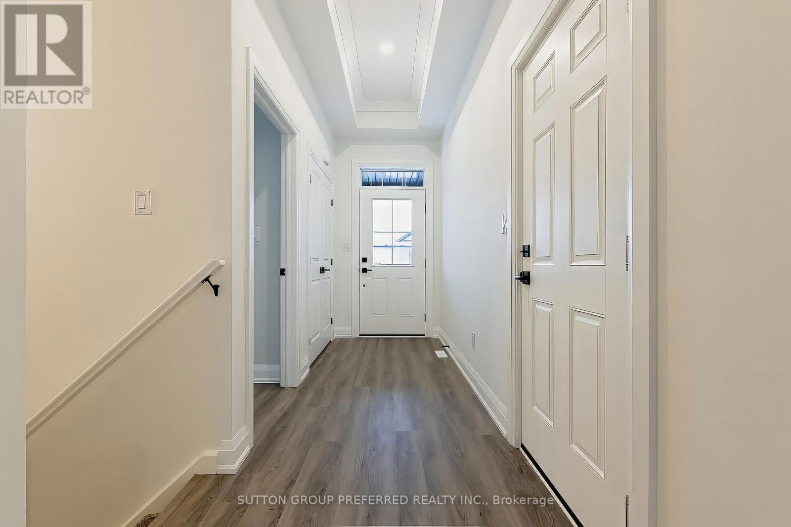 16 - 175 GLENGARIFF DRIVE Image 3