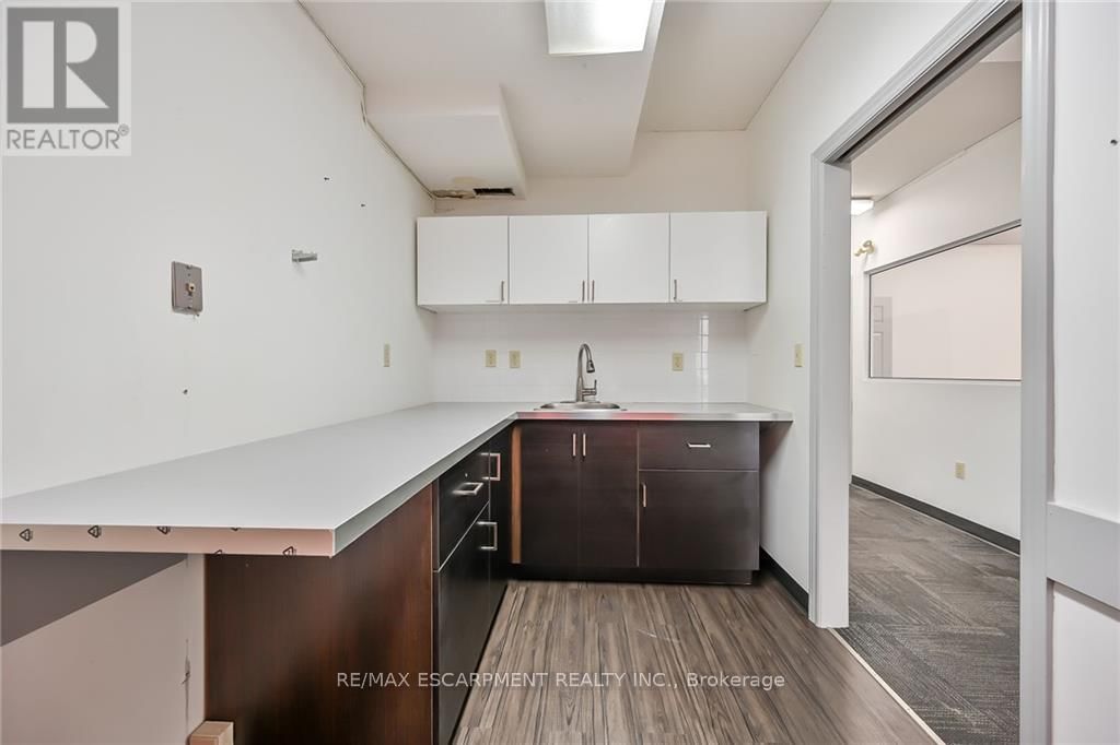 54 CENTENNIAL PARKWAY NORTH Image 33
