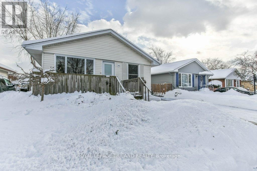 92 SNOWDON CRESCENT Image 4