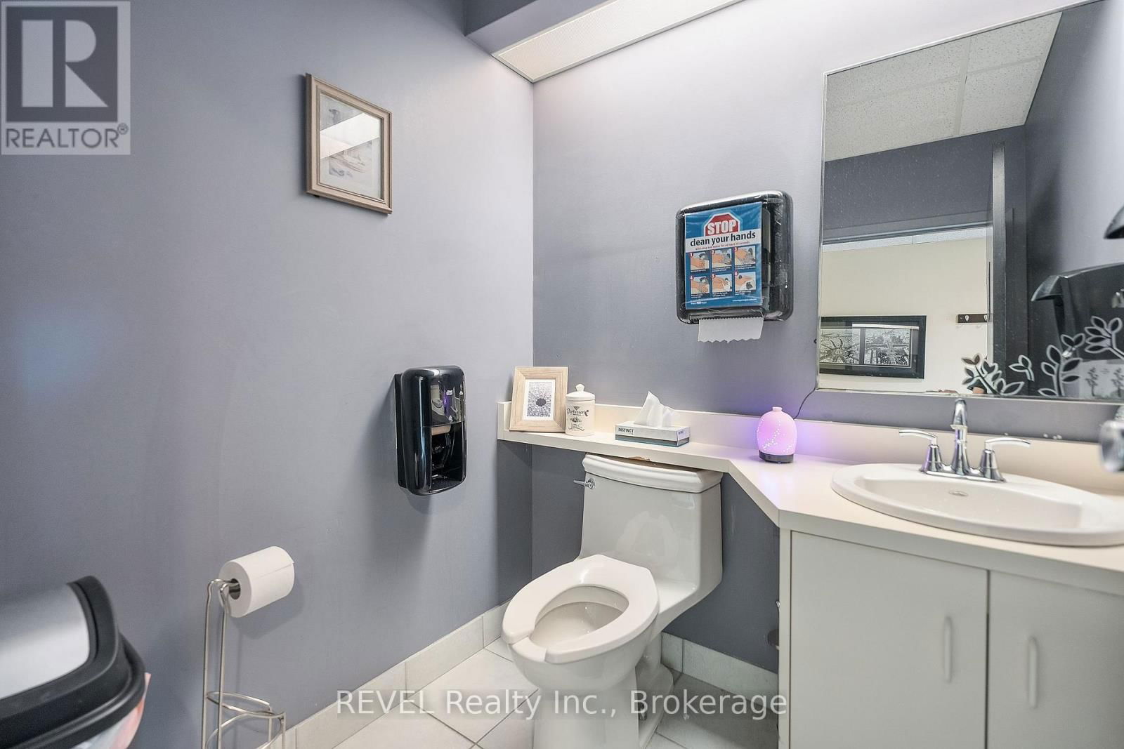 100B - 36 HISCOTT STREET Image 17