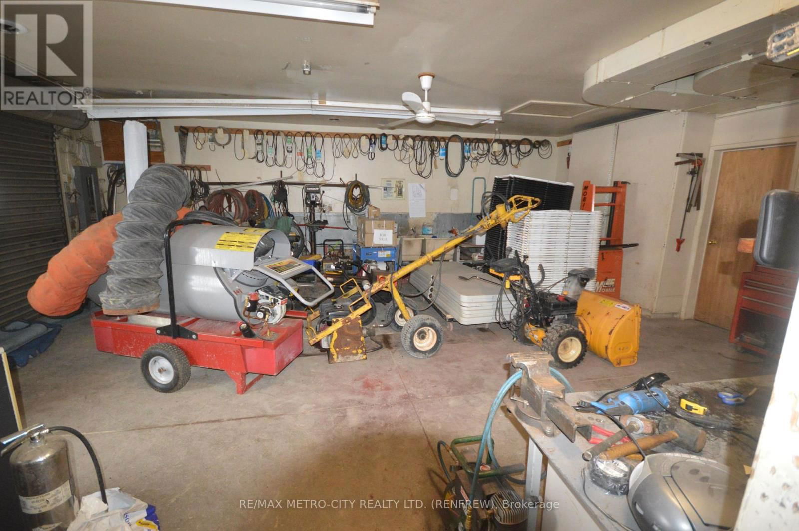 997 GILLAN ROAD Image 3