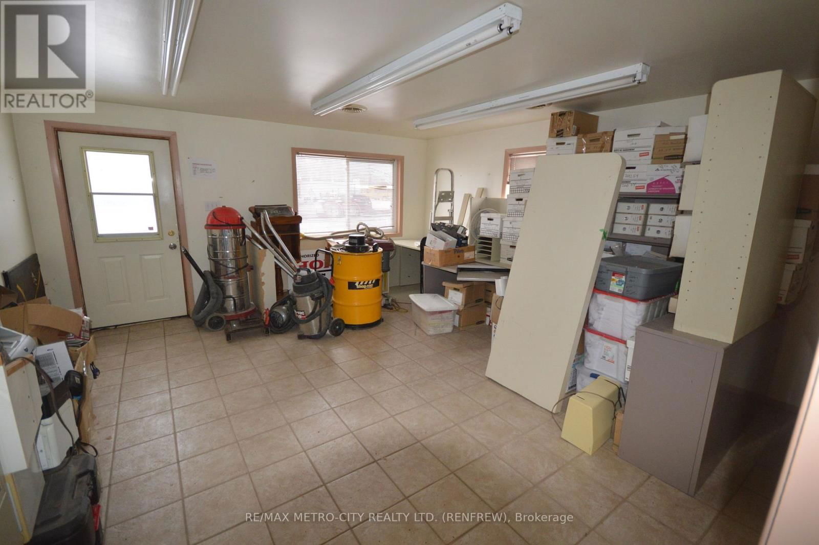 997 GILLAN ROAD Image 8