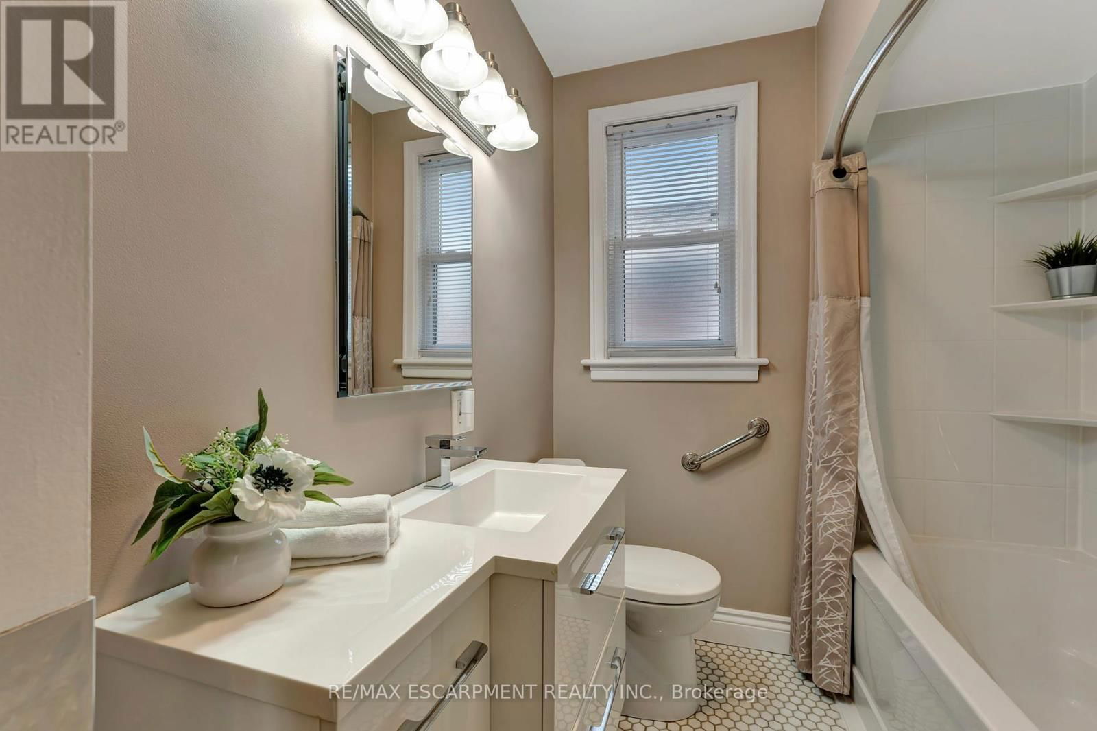 131 EAST 42ND STREET Image 11