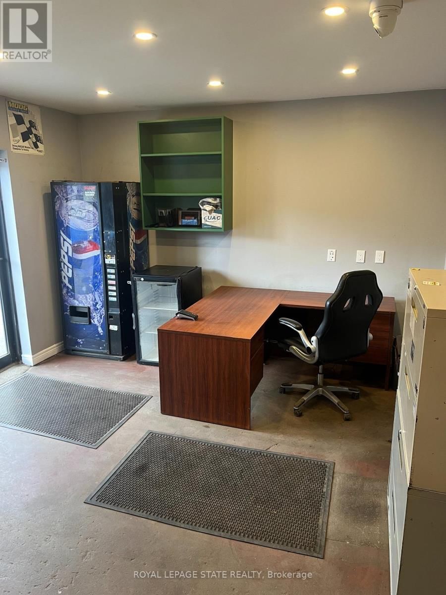 804 KING STREET EAST Image 17