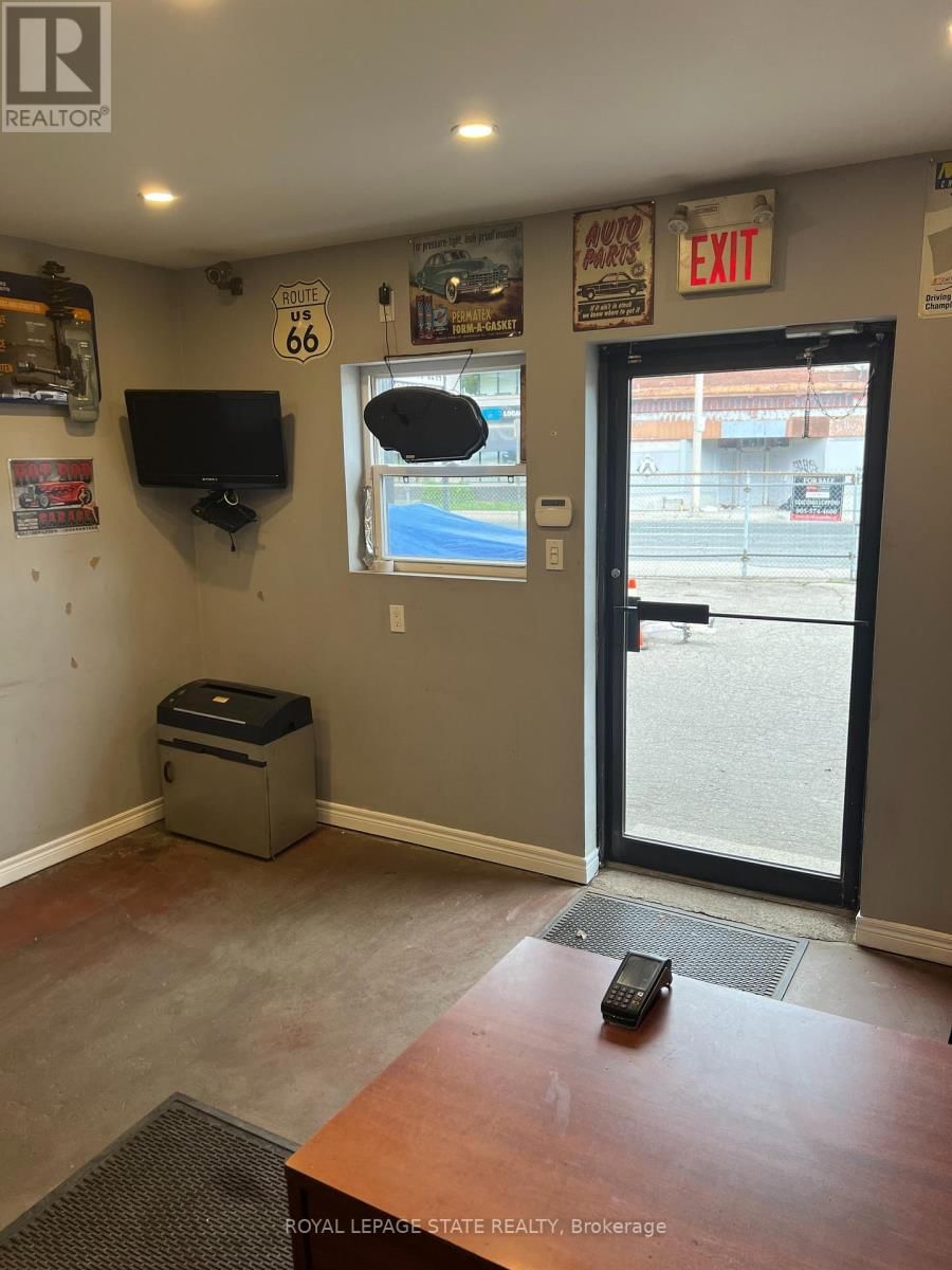 804 KING STREET EAST Image 19