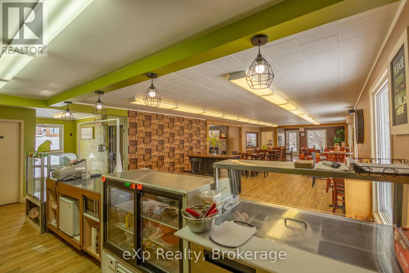 1319 YONGE STREET SOUTH Image 15