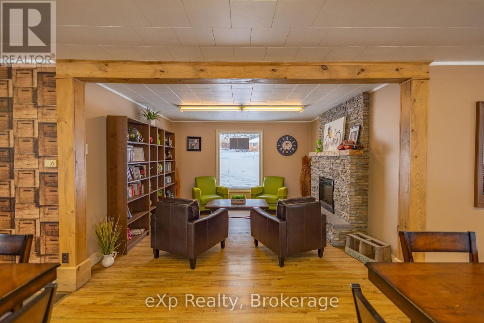 1319 YONGE STREET SOUTH Image 20