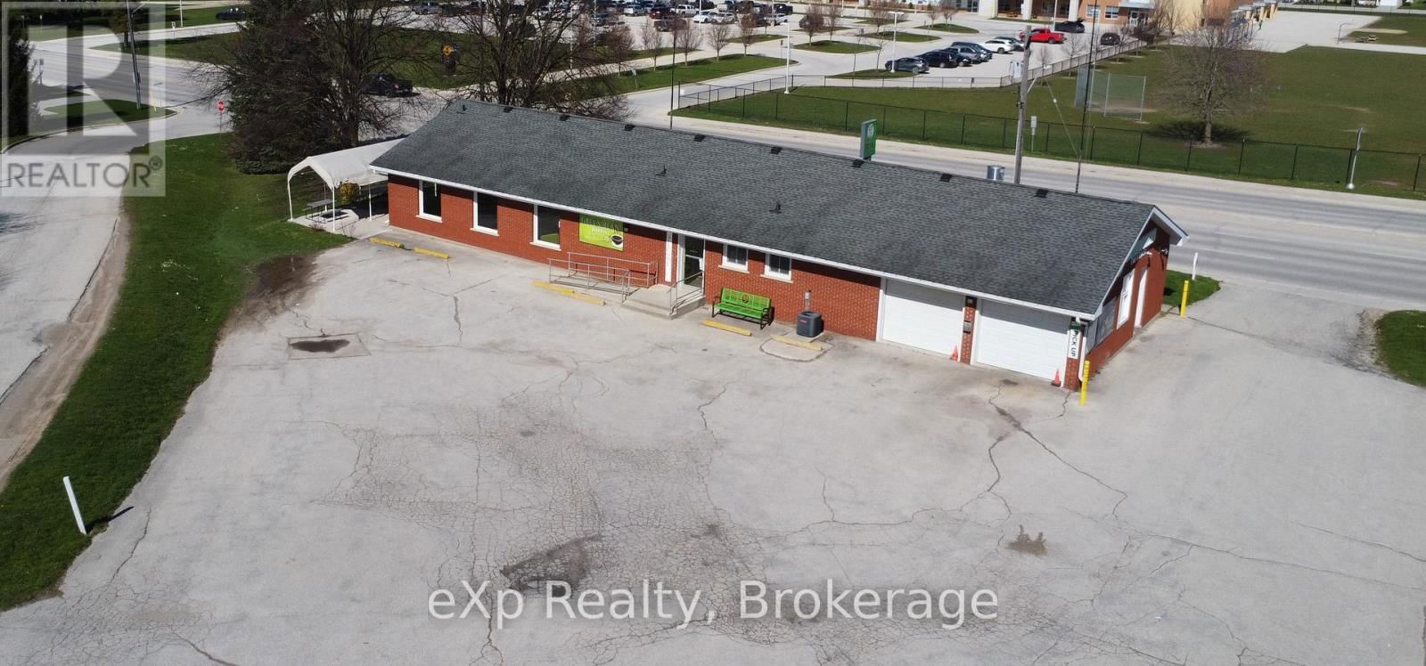 1319 YONGE STREET SOUTH Image 4