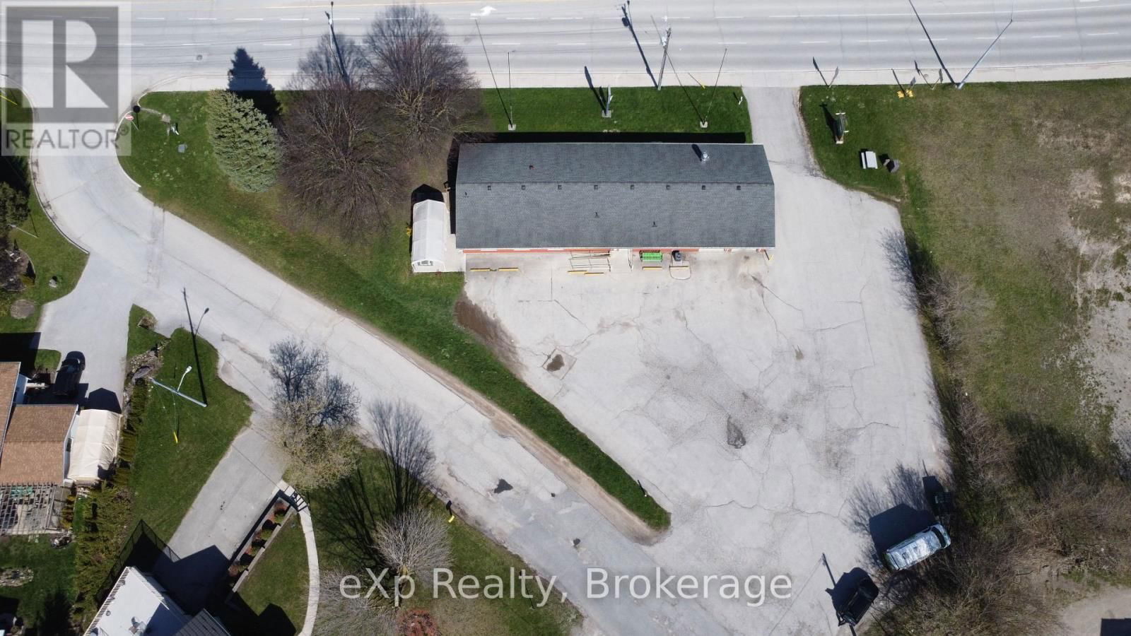 1319 YONGE STREET SOUTH Image 9