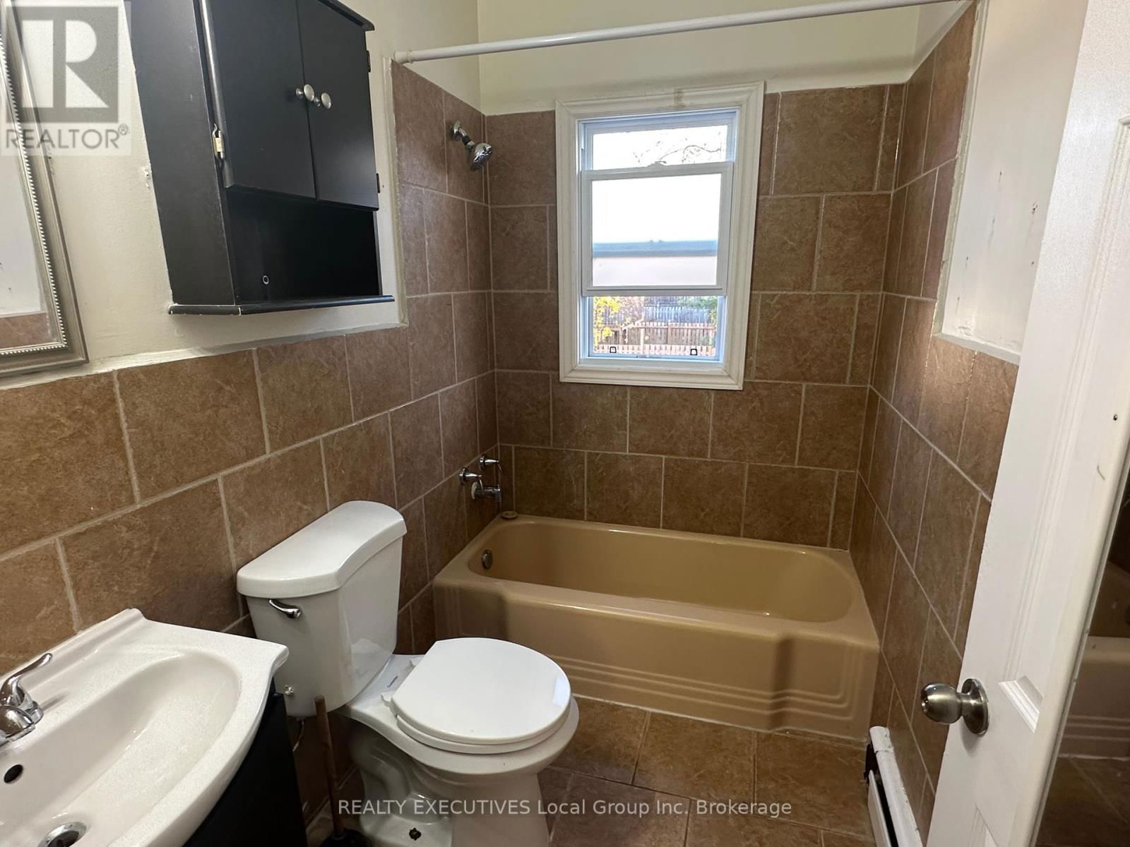 245 MATTAWA STREET Image 25