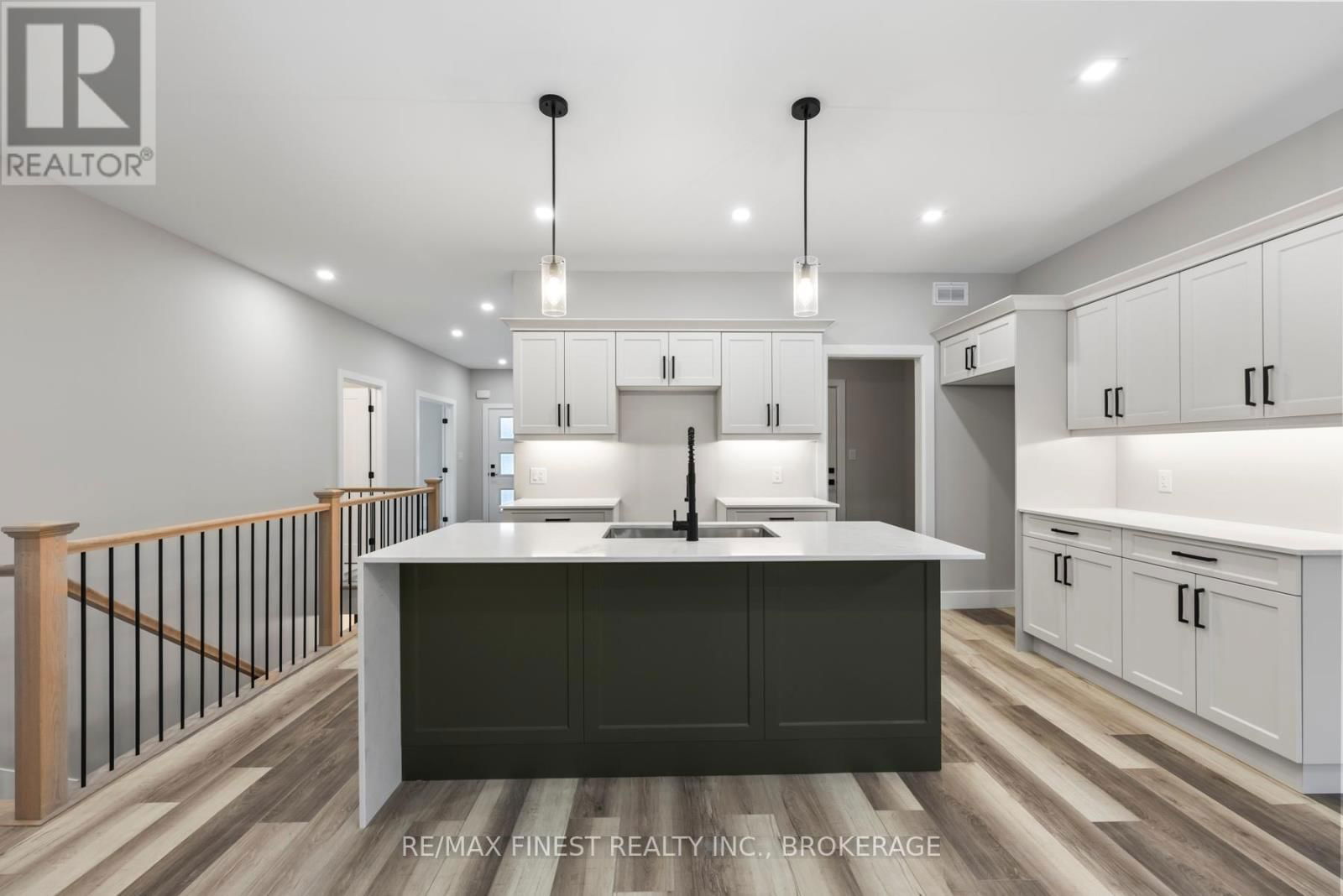 161 CREIGHTON DRIVE Image 15