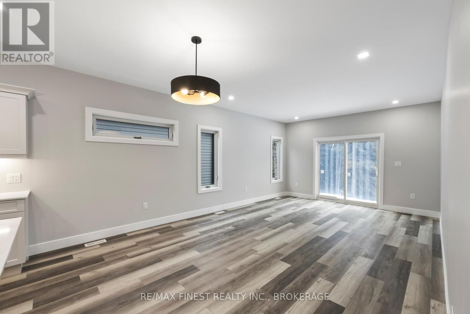 161 CREIGHTON DRIVE Image 16
