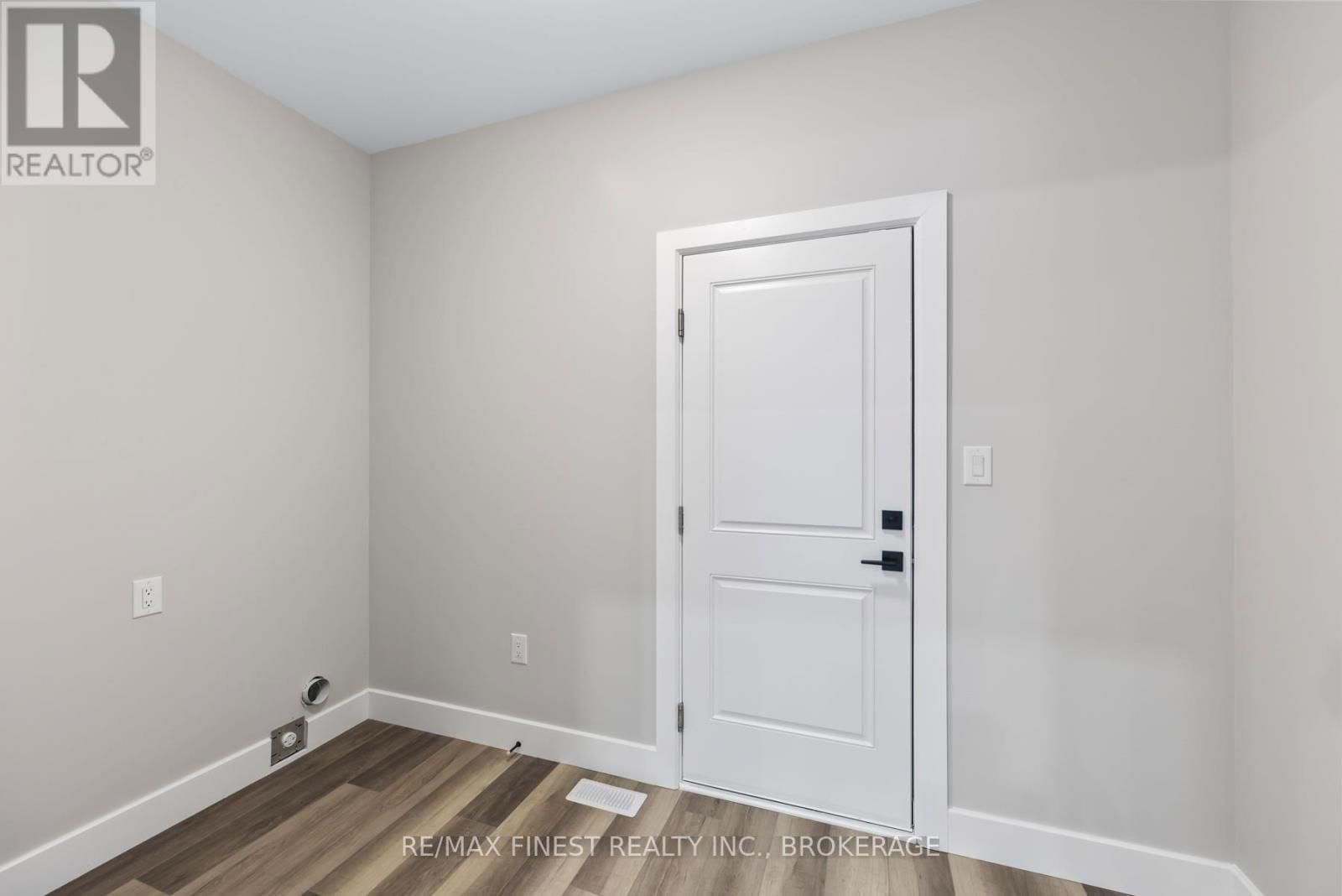 161 CREIGHTON DRIVE Image 25
