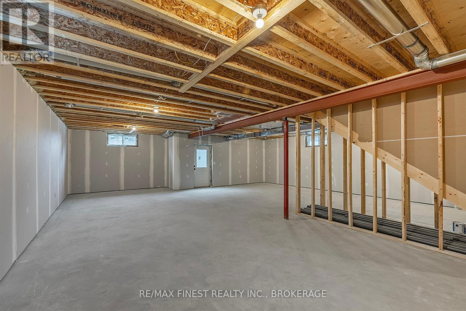 161 CREIGHTON DRIVE Image 31
