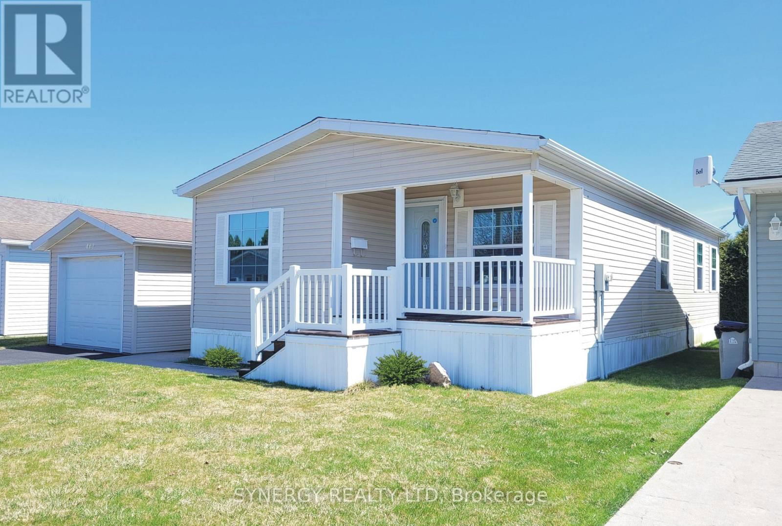 461 RICHARD CRESCENT Image 2