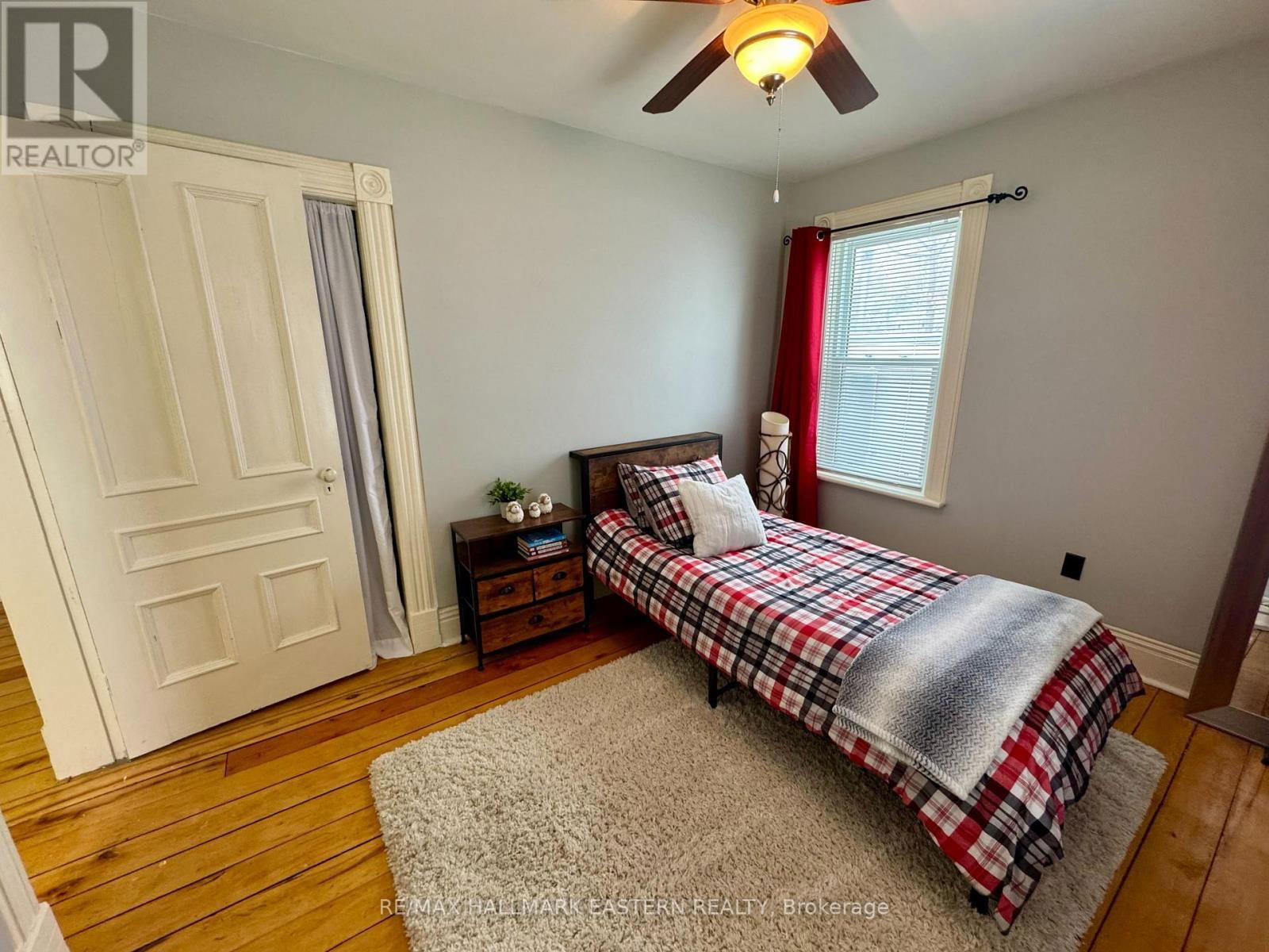 2464 QUEEN MARY STREET Image 16
