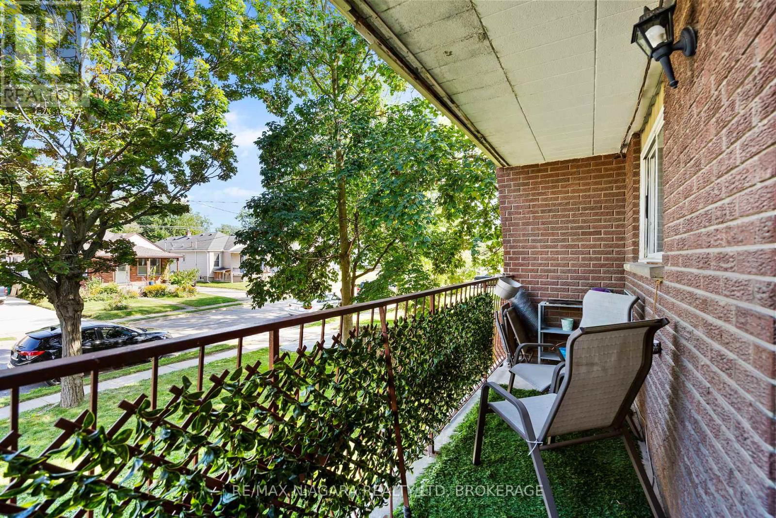 41 CARLETON STREET SOUTH Image 25