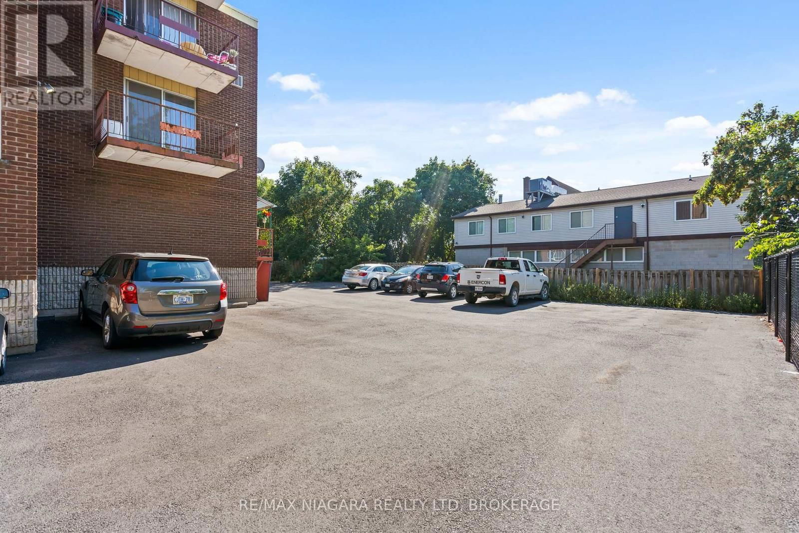41 CARLETON STREET SOUTH Image 31