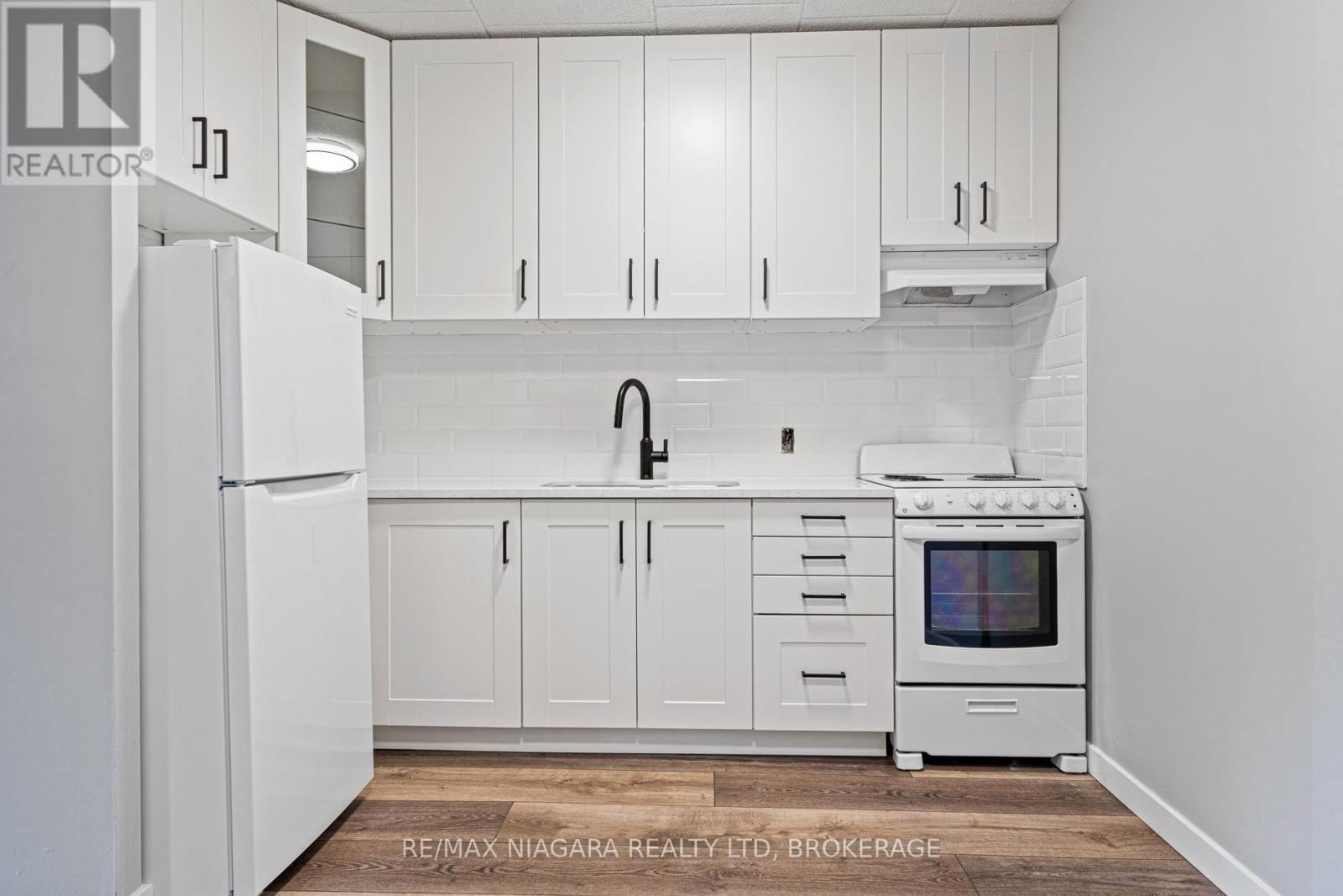 41 CARLETON STREET SOUTH Image 9