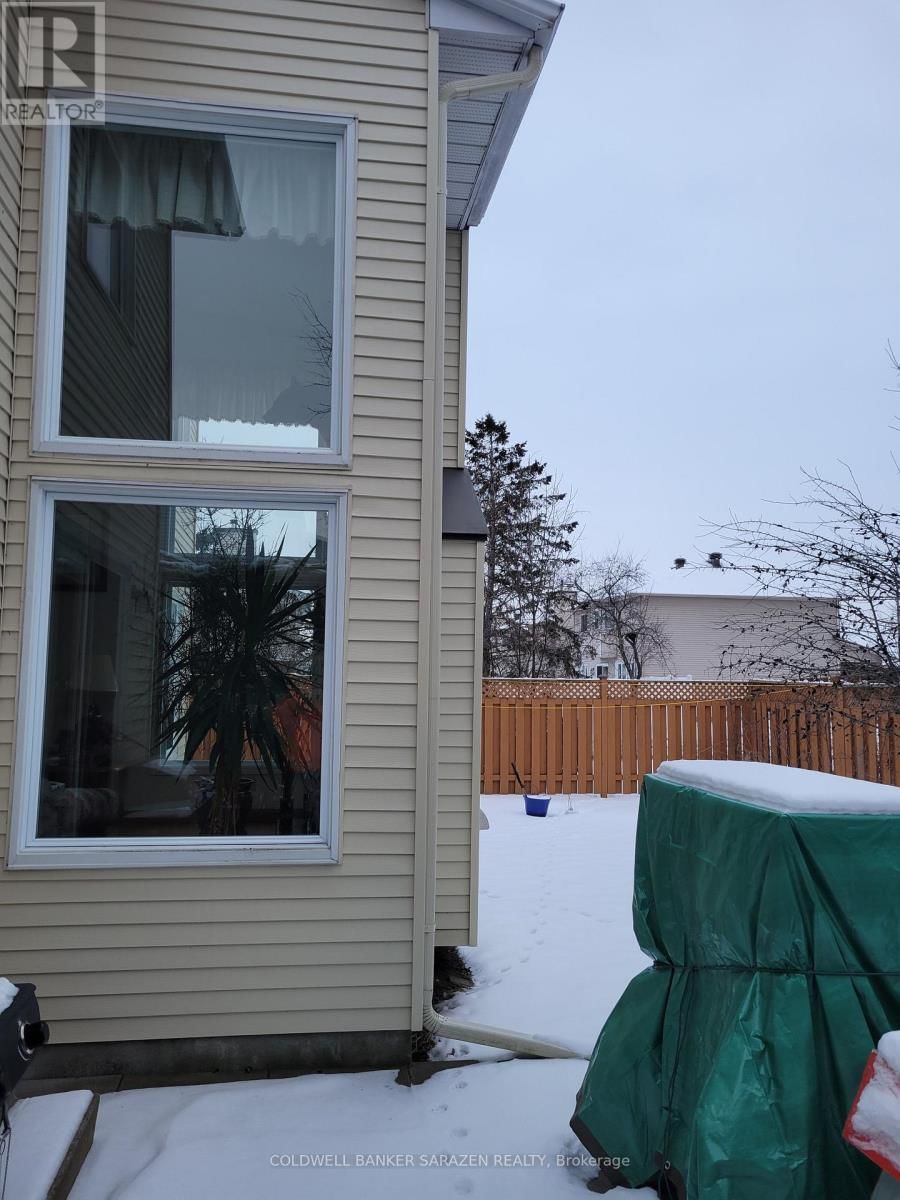 31 DOSSETTER WAY E Image 16