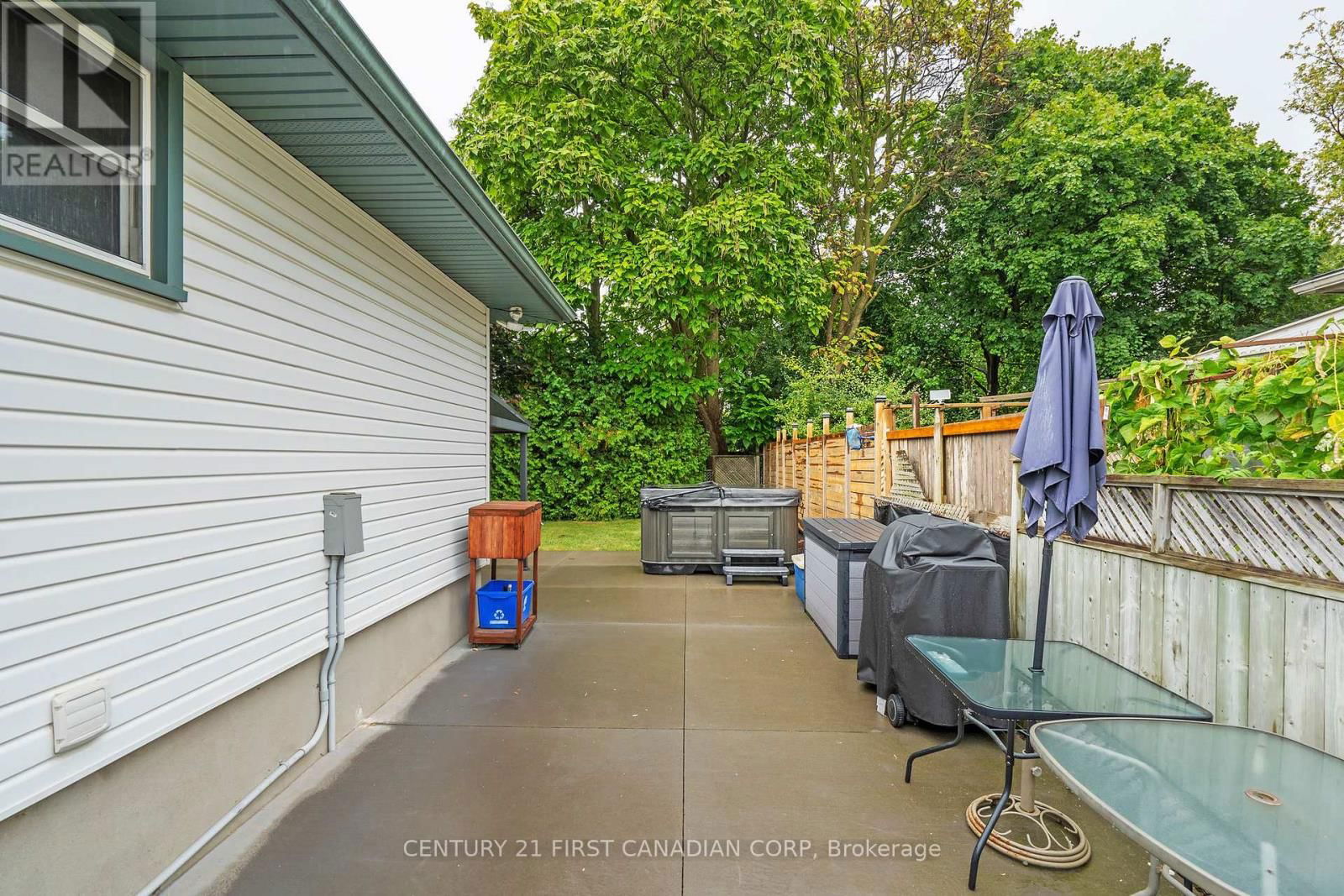 1055 OSGOODE DRIVE Image 2