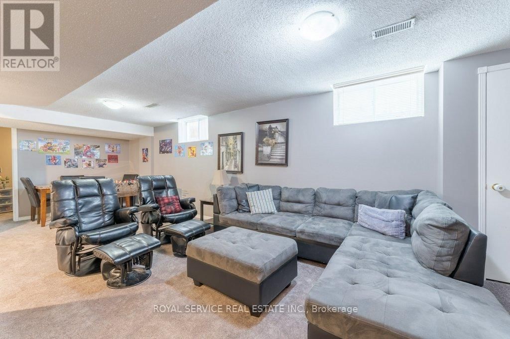 1020 FRASER COURT Image 32