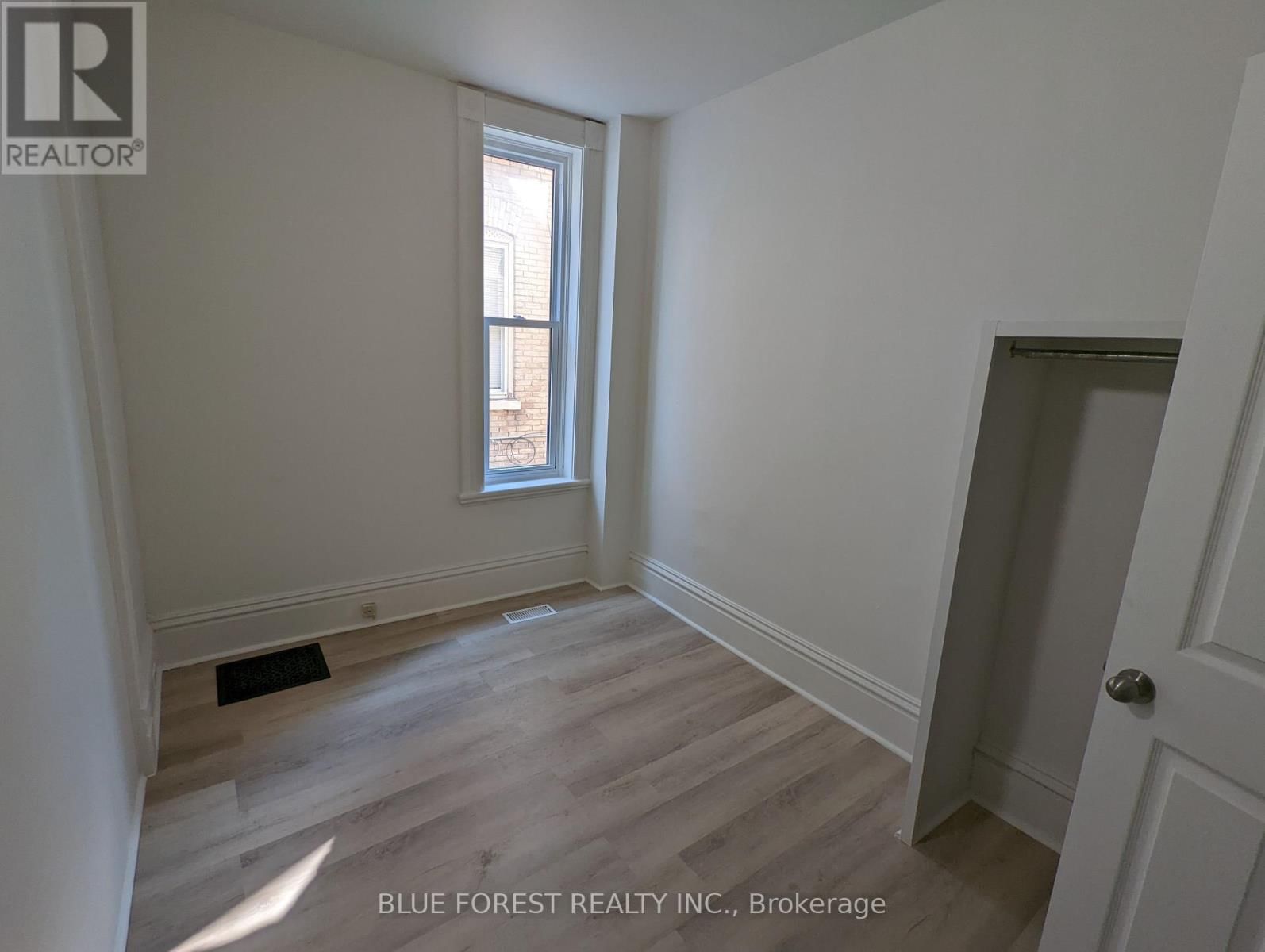 20 BAY STREET Image 10