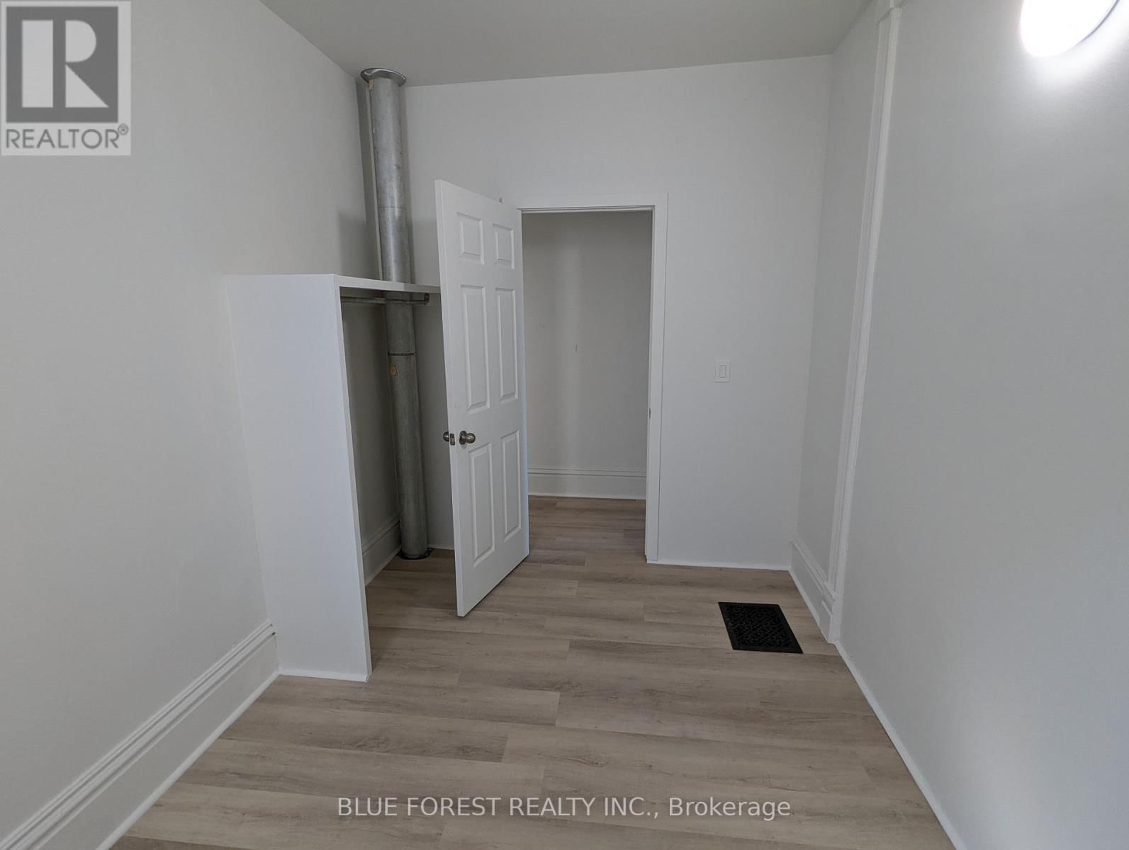 20 BAY STREET Image 11