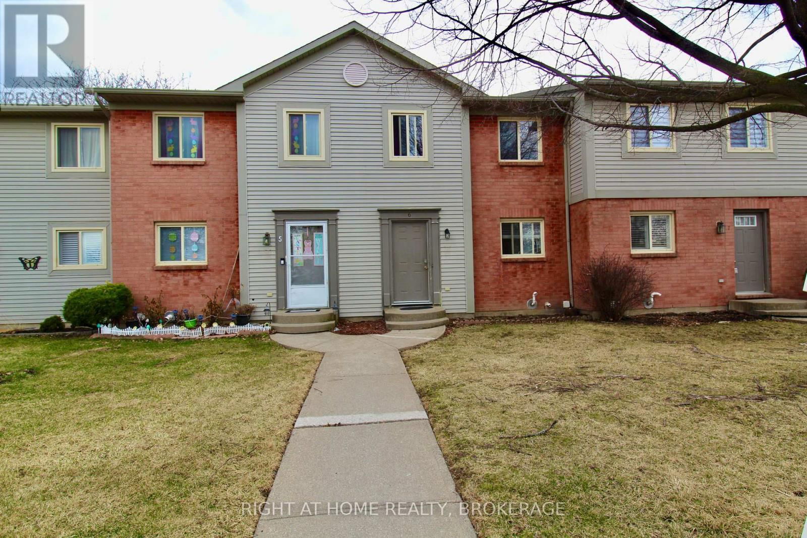 6 - 65 DORCHESTER BOULEVARD Image 1