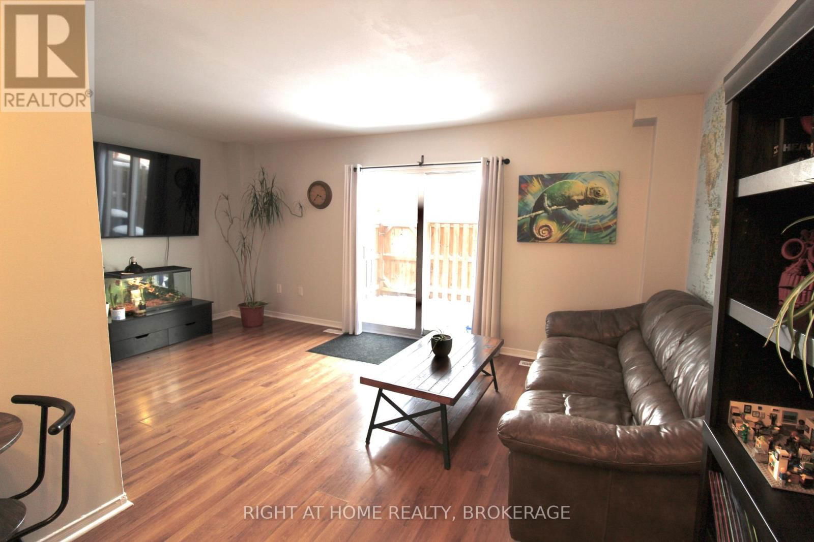 6 - 65 DORCHESTER BOULEVARD Image 4