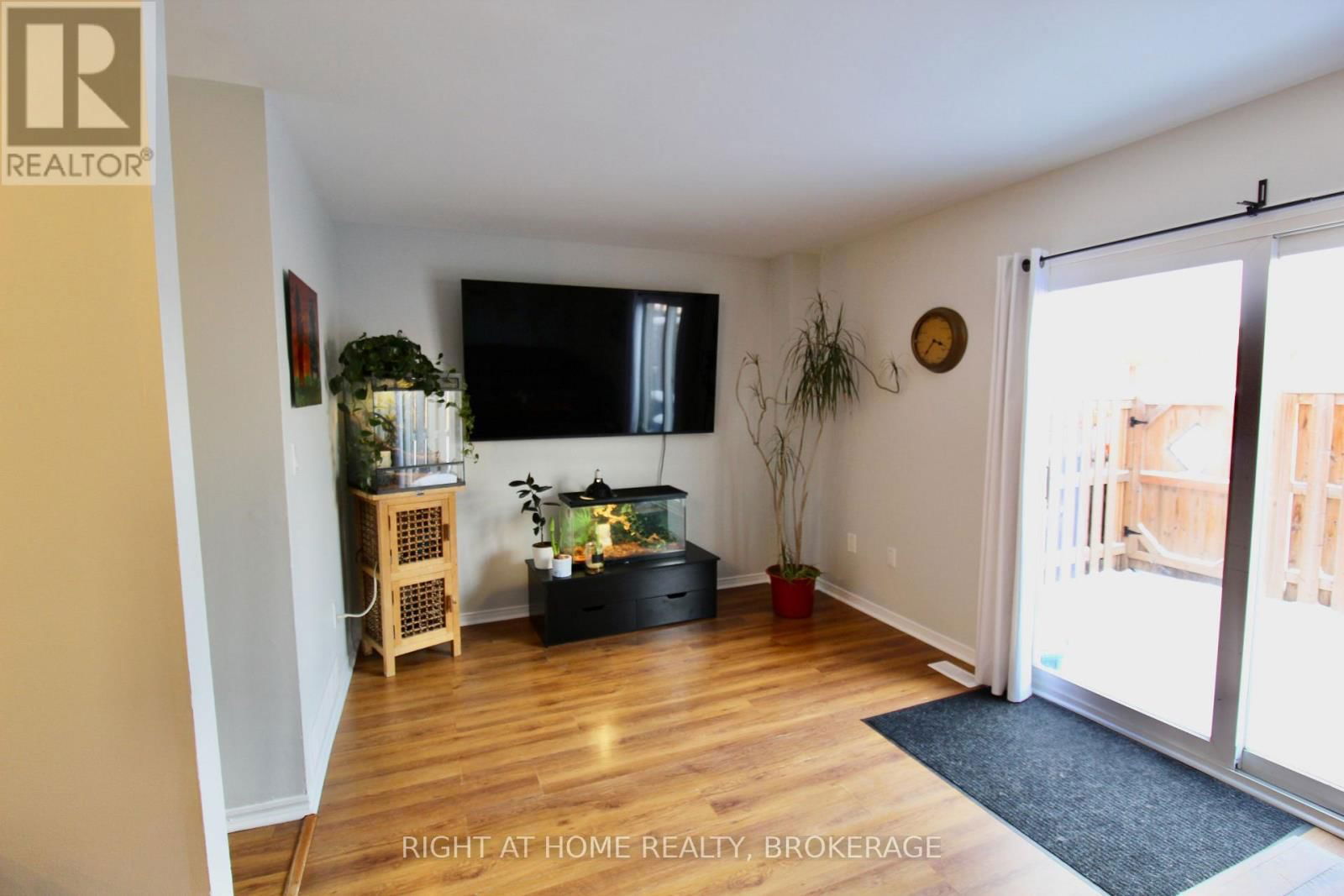 6 - 65 DORCHESTER BOULEVARD Image 6