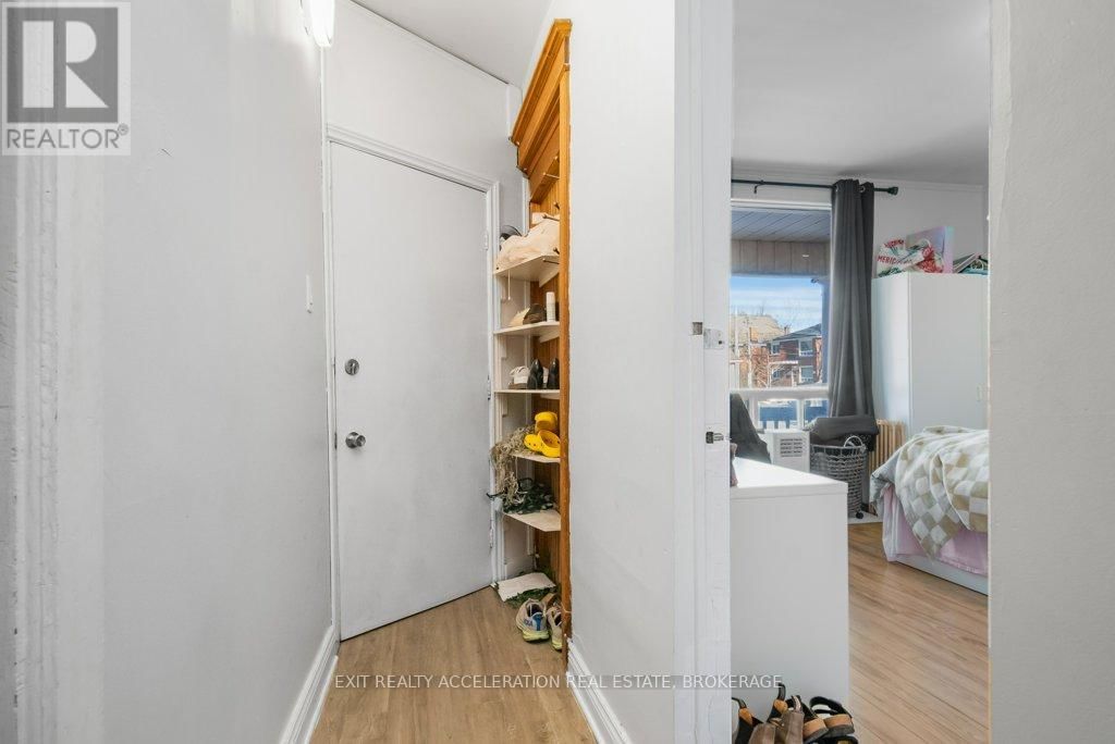 546 JOHNSON STREET Image 3