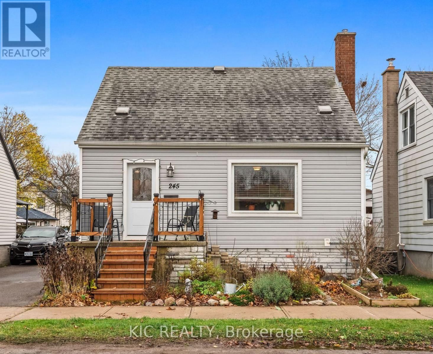 245 WOODBINE AVENUE Image 2