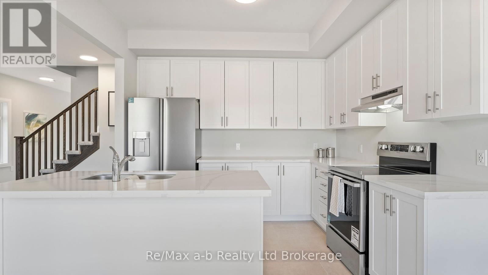 68 CAYLEY STREET Image 10