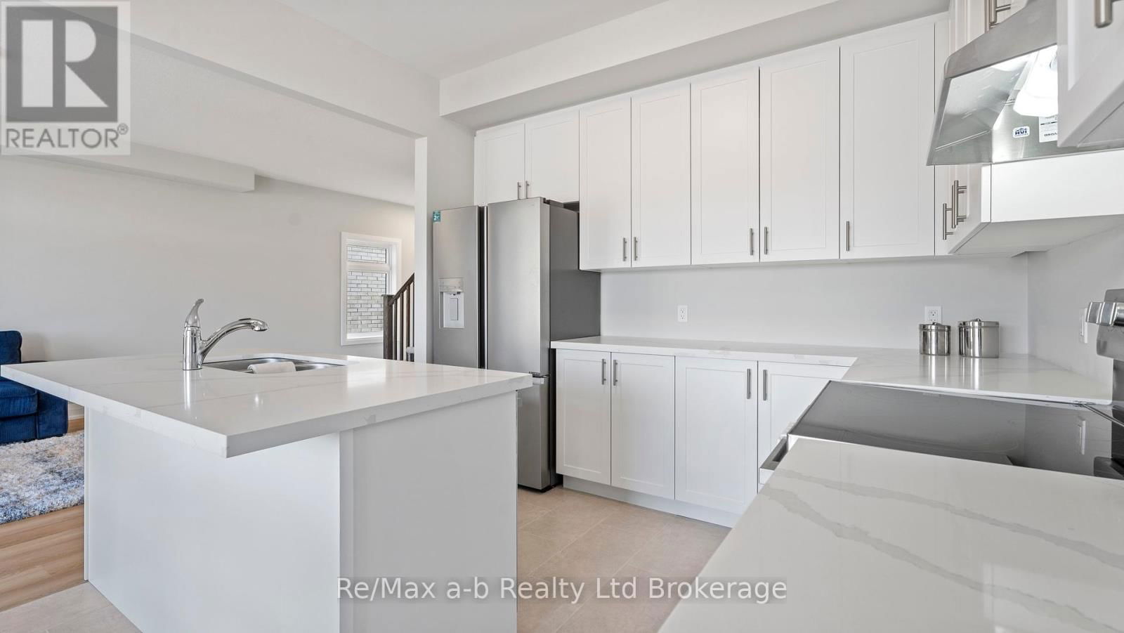 68 CAYLEY STREET Image 11