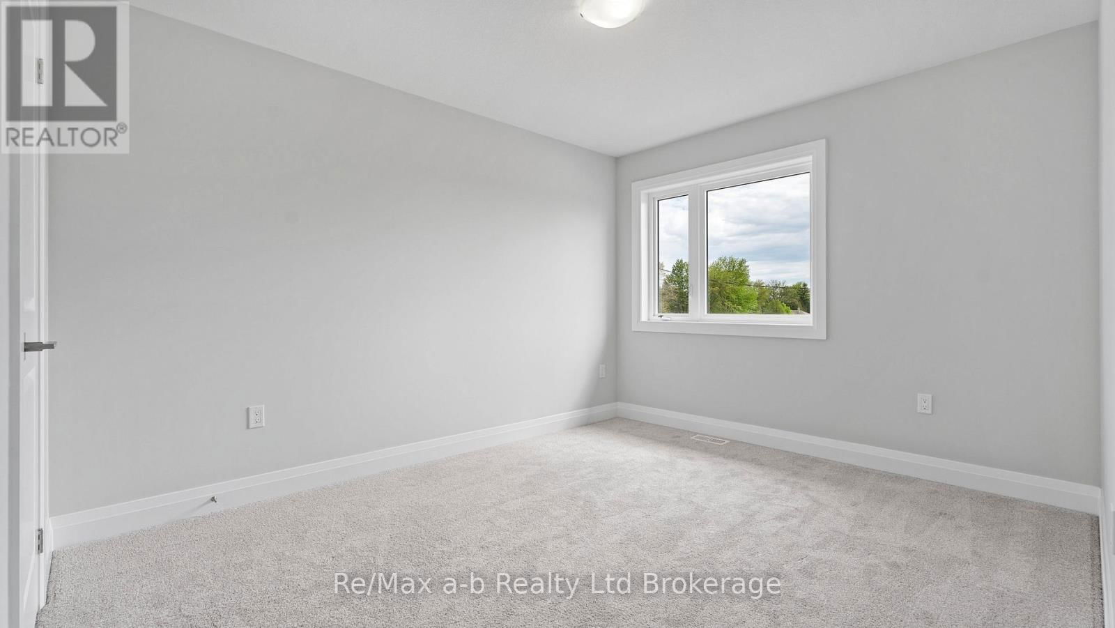68 CAYLEY STREET Image 17