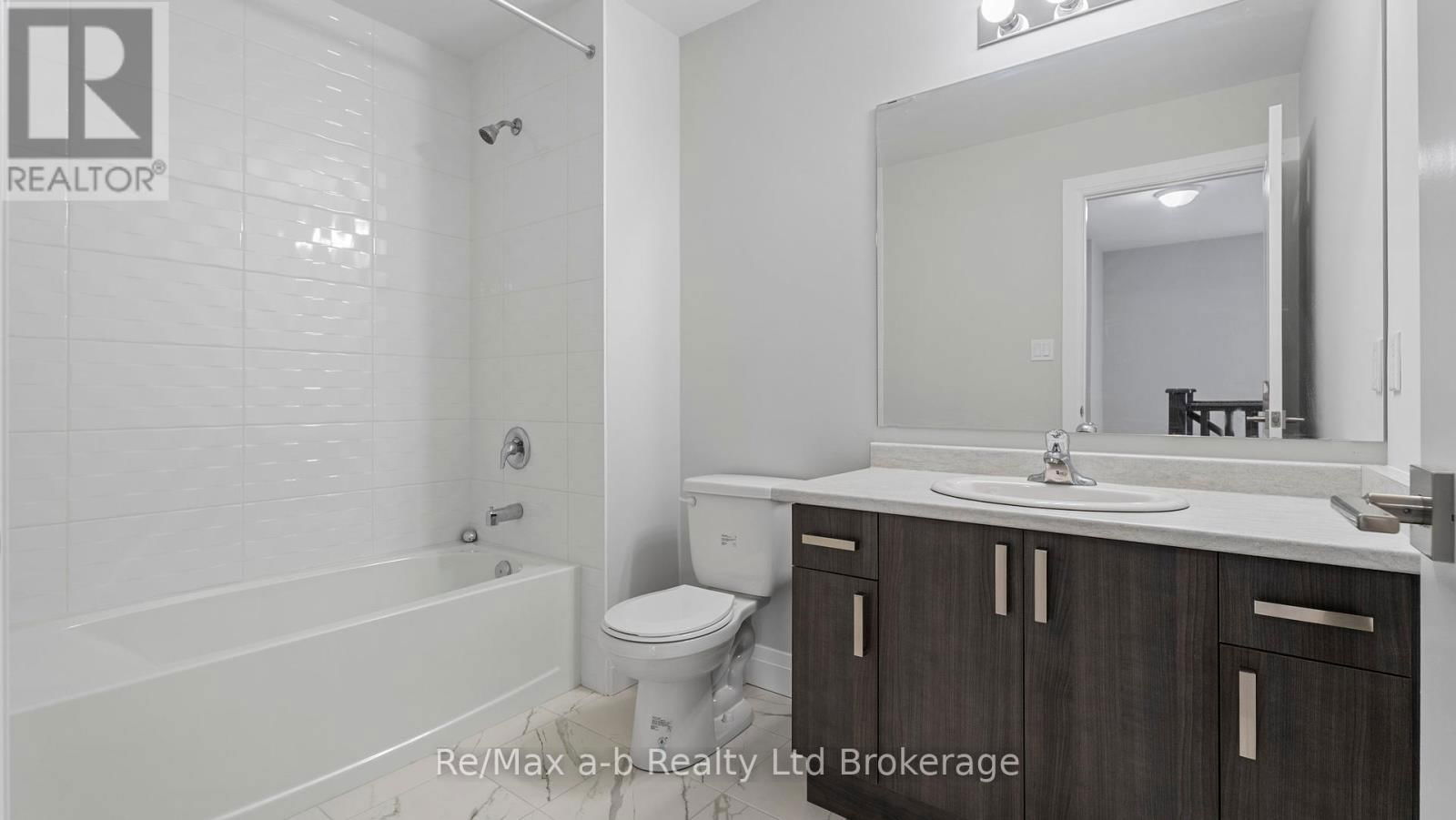 68 CAYLEY STREET Image 18