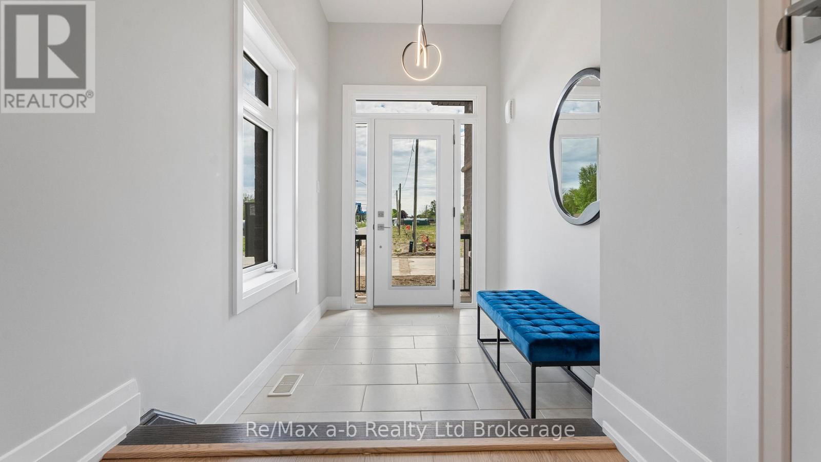 68 CAYLEY STREET Image 2
