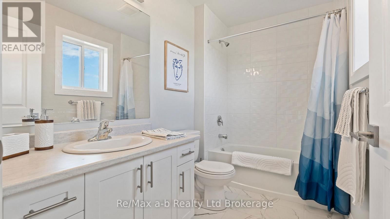 68 CAYLEY STREET Image 21